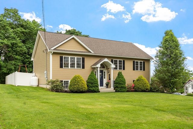 24 High St, North Brookfield, MA 01535
