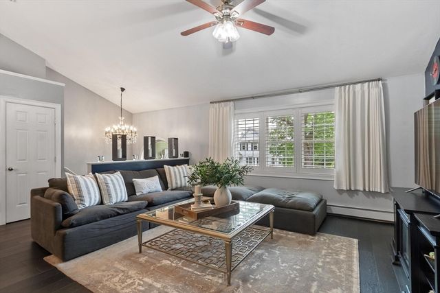 24 High St, North Brookfield, MA 01535