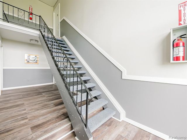 1490 Nancywood Drive 12, Waterford, MI 48327