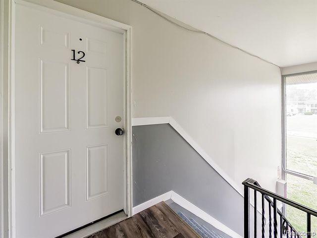 1490 Nancywood Drive 12, Waterford, MI 48327