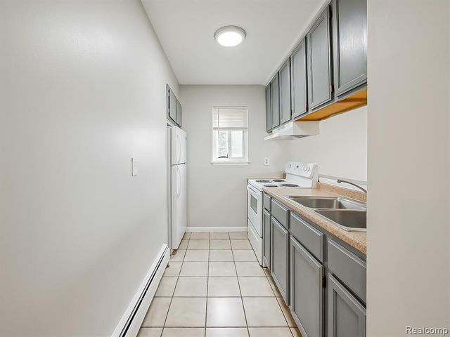 1490 Nancywood Drive 12, Waterford, MI 48327