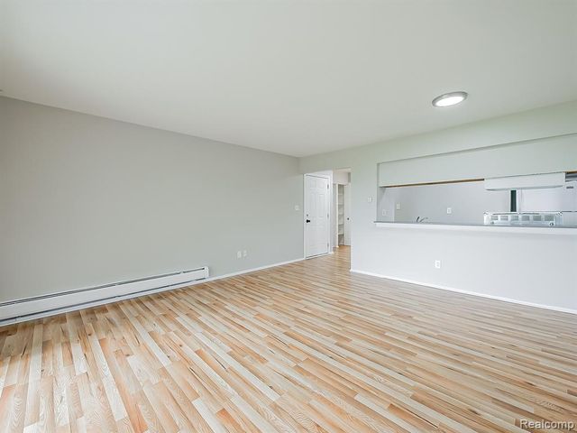 1490 Nancywood Drive 12, Waterford, MI 48327