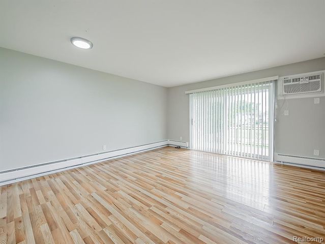 1490 Nancywood Drive 12, Waterford, MI 48327