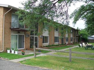 1490 Nancywood Drive 12, Waterford, MI 48327