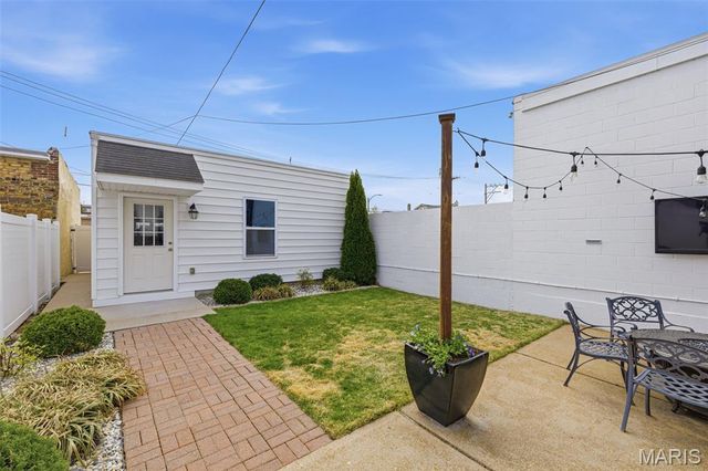5250 Wilson Avenue, St Louis, MO 63110