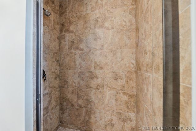 2995 E 56th Place S, Tulsa, OK 74105