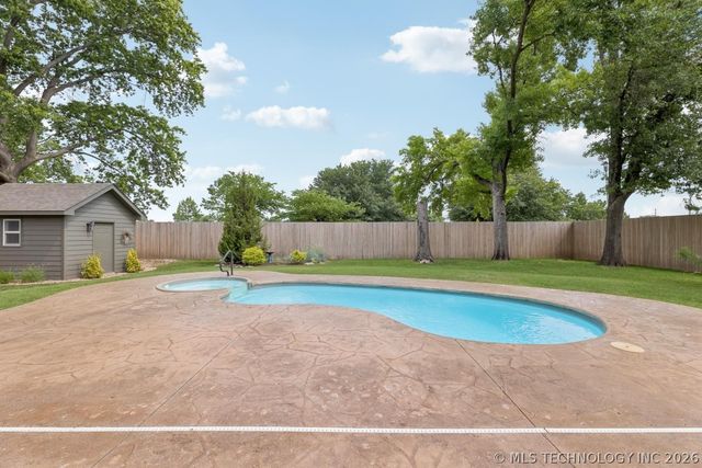 2995 E 56th Place S, Tulsa, OK 74105