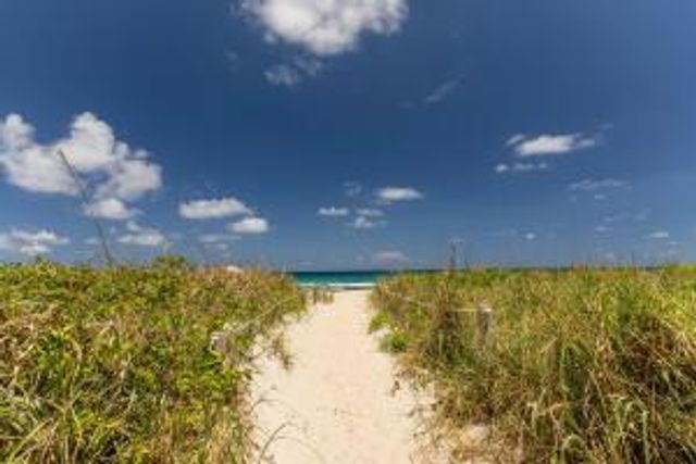 2565 S Ocean Boulevard 2220, Palm Beach, FL 33480