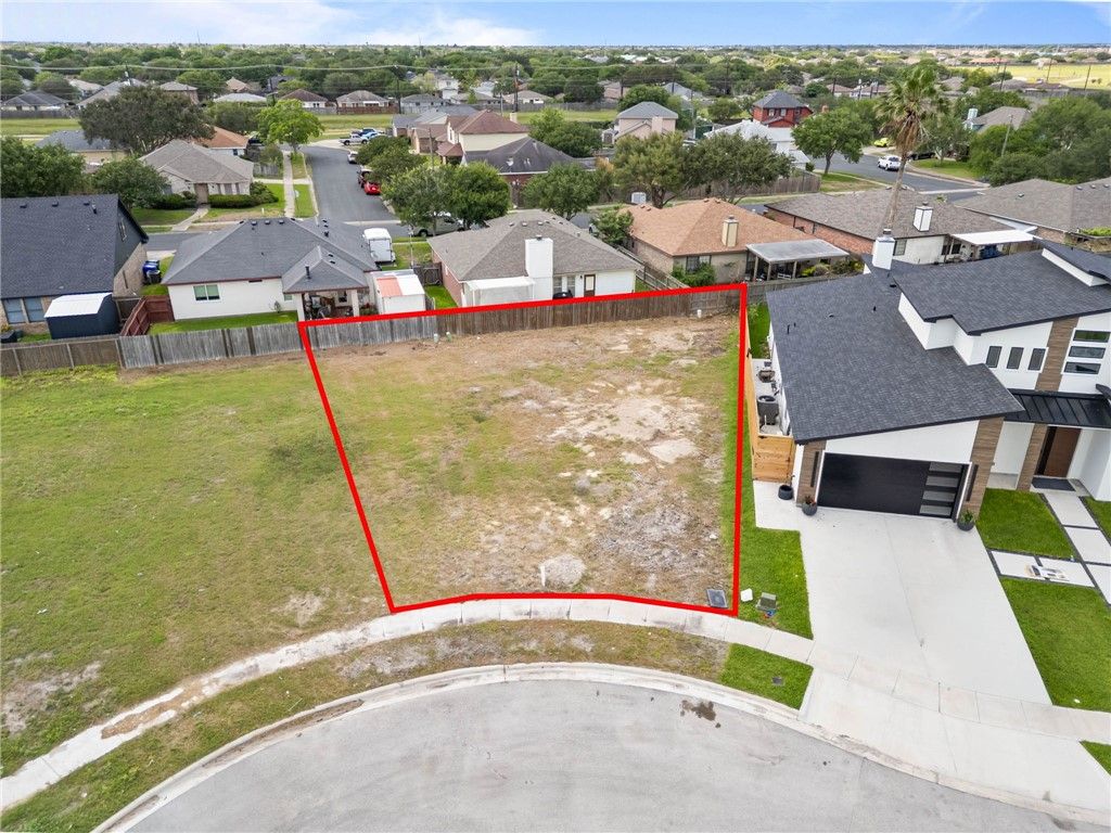 6810 Crosswind Dr, Corpus Christi, TX 78414 — photo 2