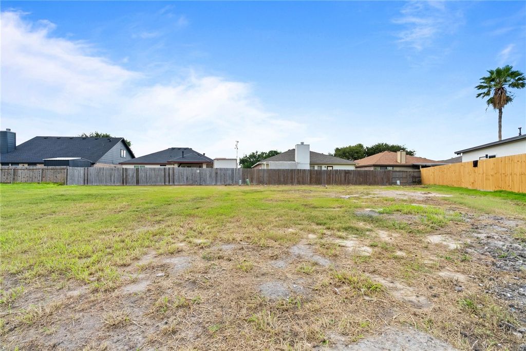 6810 Crosswind Dr, Corpus Christi, TX 78414 — photo 4