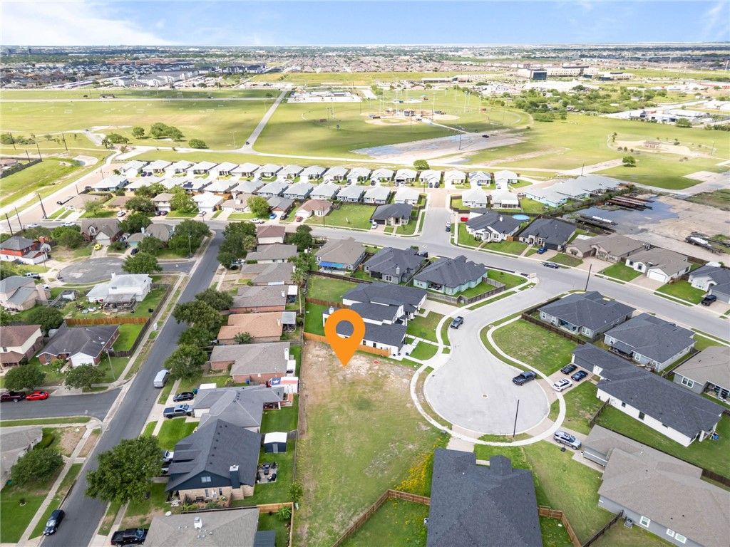 6810 Crosswind Dr, Corpus Christi, TX 78414 — photo 5