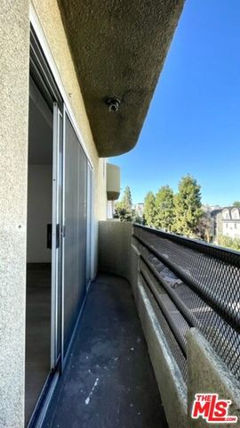 420 S Harvard Boulevard 301, Los Angeles, CA 90020
