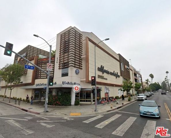 420 S Harvard Boulevard 301, Los Angeles, CA 90020