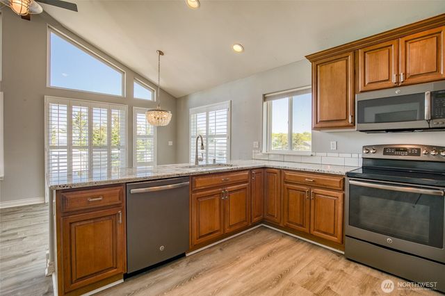 659 Chinook Avenue SE, Ocean Shores, WA 98569