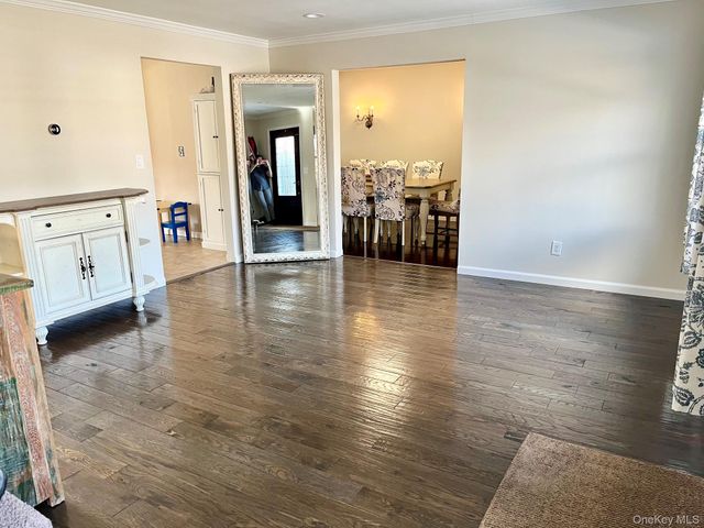 62 Pell Avenue, North Babylon, NY 11703