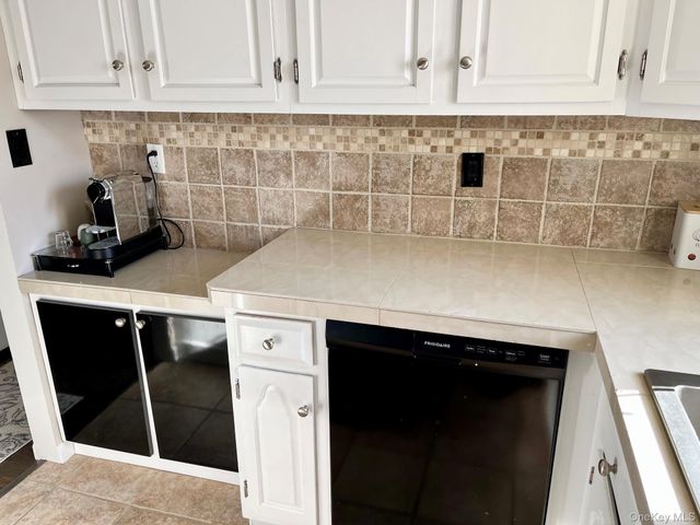 62 Pell Avenue, North Babylon, NY 11703