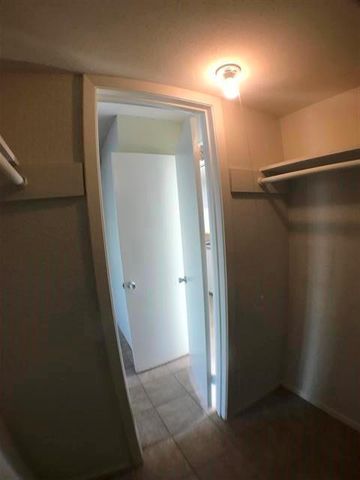 2612 Salado ST 114, Austin, TX 78705