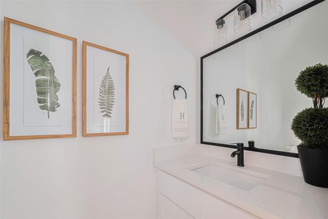 9437 Pembrook Street, Houston, TX 77016