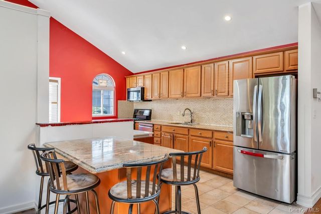 96 Rosedale Road, North Woodmere, NY 11581