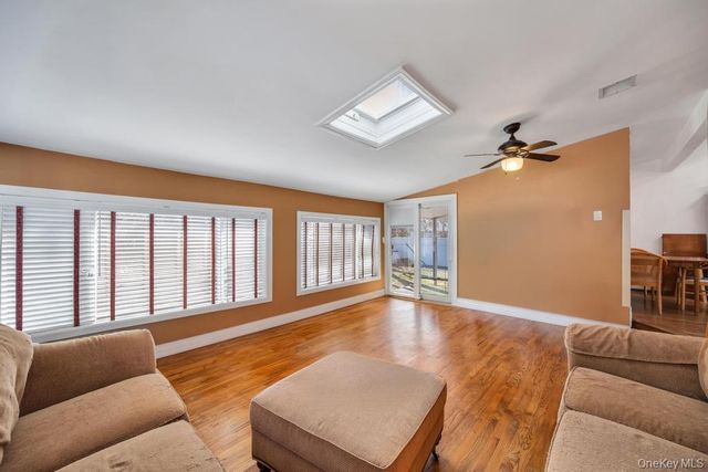 96 Rosedale Road, North Woodmere, NY 11581