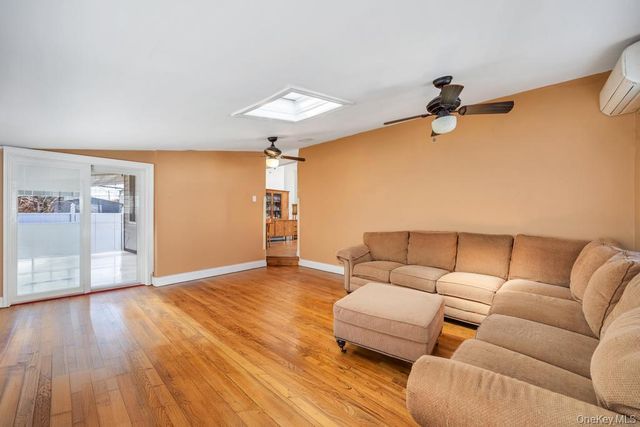 96 Rosedale Road, North Woodmere, NY 11581