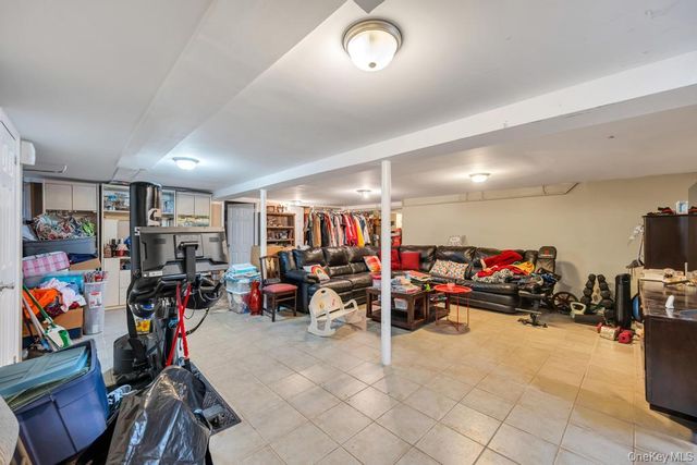 96 Rosedale Road, North Woodmere, NY 11581