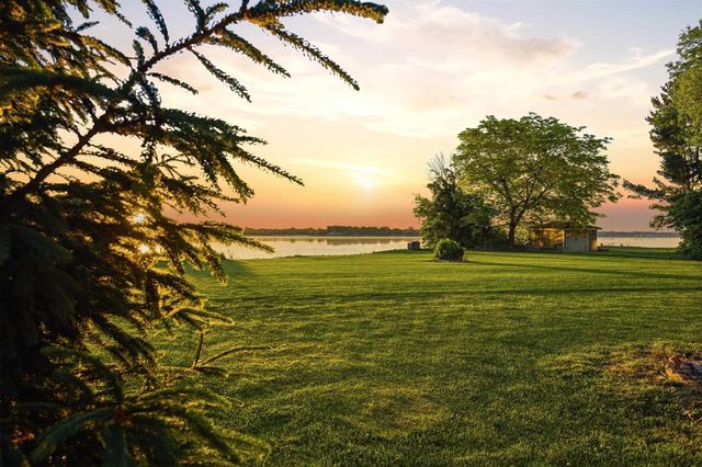 W10224 Surfside Drive, Beaver Dam, WI 53916