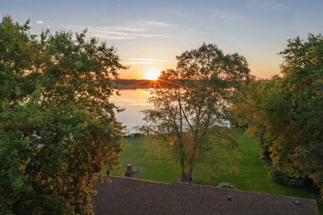 W10224 Surfside Drive, Beaver Dam, WI 53916