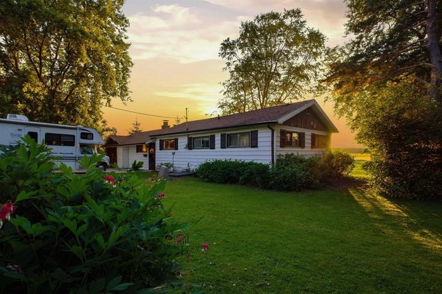 W10224 Surfside Drive, Beaver Dam, WI 53916