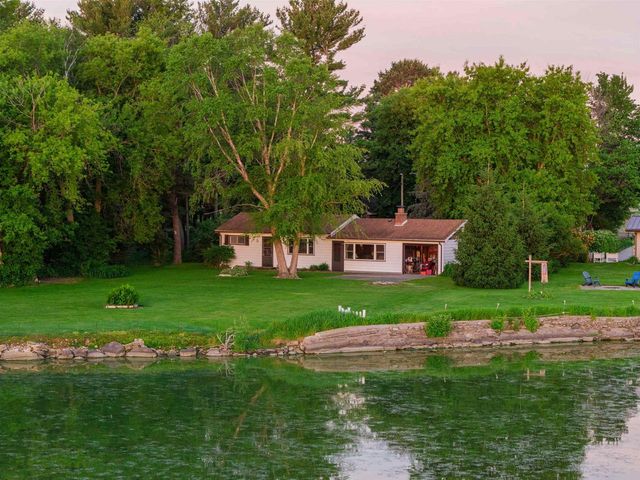 W10224 Surfside Drive, Beaver Dam, WI 53916