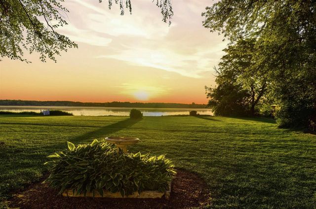 W10224 Surfside Drive, Beaver Dam, WI 53916