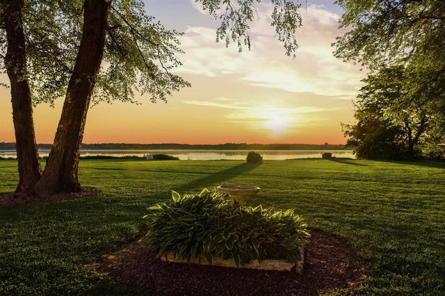 W10224 Surfside Drive, Beaver Dam, WI 53916