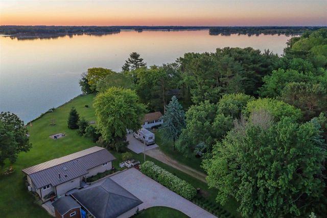 W10224 Surfside Drive, Beaver Dam, WI 53916