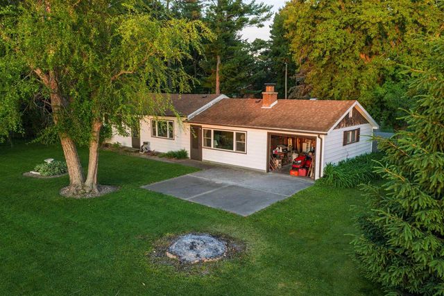 W10224 Surfside Drive, Beaver Dam, WI 53916