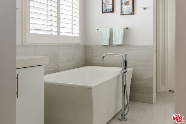 12655 Sandhill Lane 2, Los Angeles, CA 90094