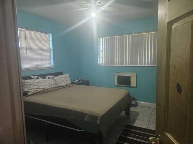 709 SW 4th Street, Hallandale Beach, FL 33009