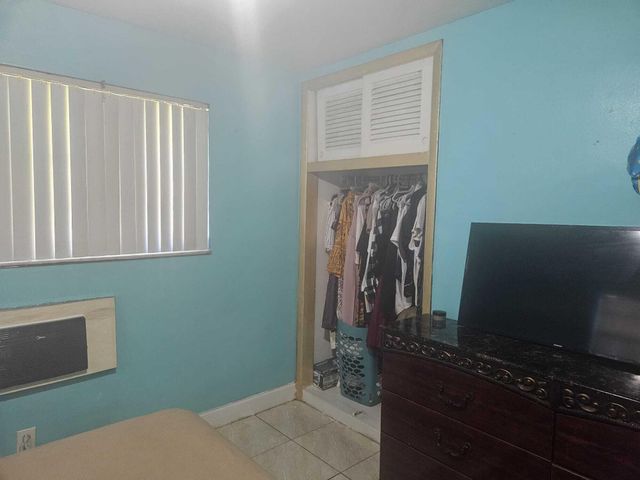 709 SW 4th Street, Hallandale Beach, FL 33009