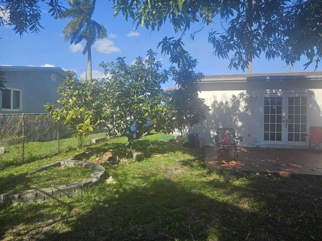 709 SW 4th Street, Hallandale Beach, FL 33009