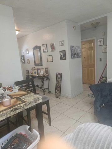 709 SW 4th Street, Hallandale Beach, FL 33009