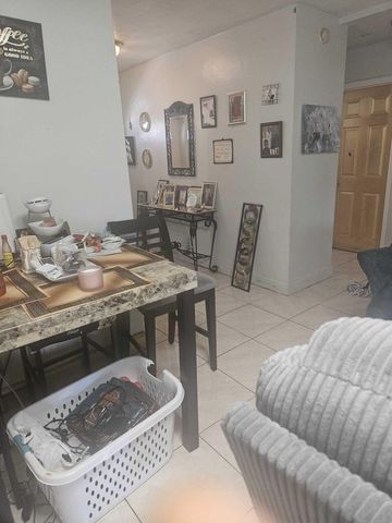 709 SW 4th Street, Hallandale Beach, FL 33009