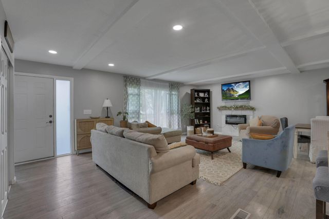 1330 Sequoia Lane, Heath, OH 43056