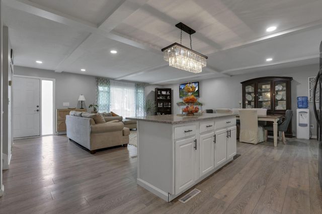 1330 Sequoia Lane, Heath, OH 43056