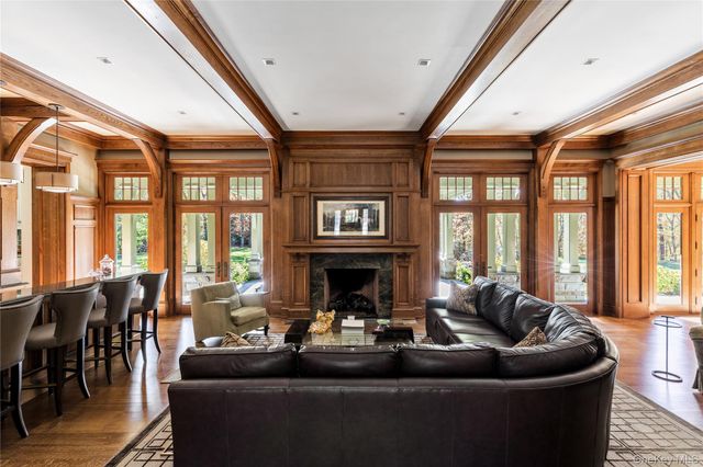 143 Heather Lane, Mill Neck, NY 11765