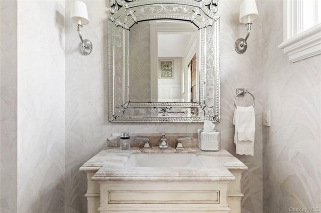 143 Heather Lane, Mill Neck, NY 11765