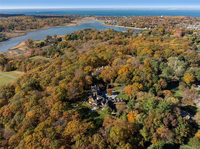 143 Heather Lane, Mill Neck, NY 11765