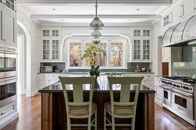 143 Heather Lane, Mill Neck, NY 11765