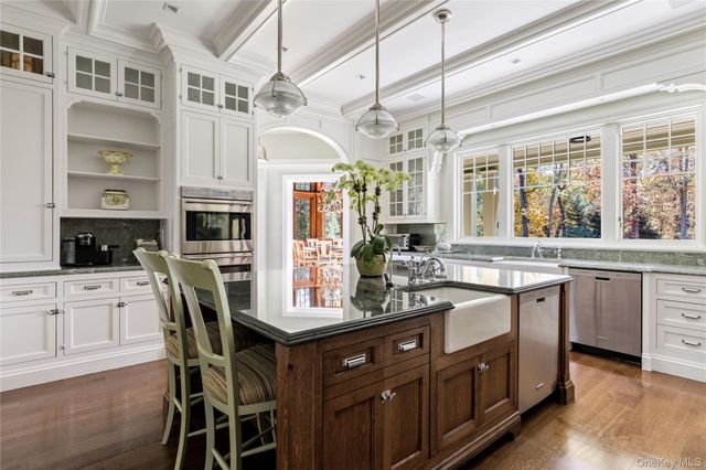 143 Heather Lane, Mill Neck, NY 11765