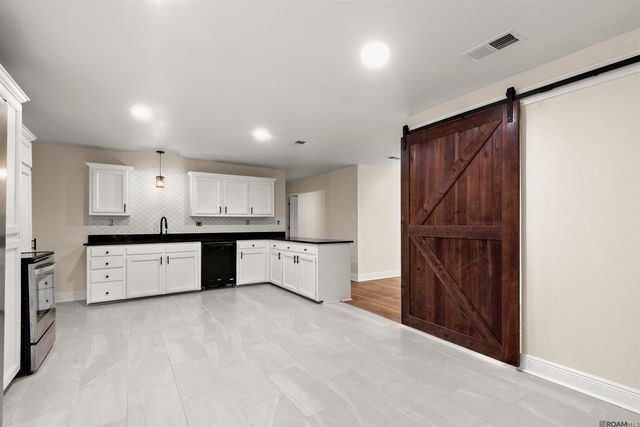 16290 Oakridge Dr, Prairieville, LA 70769