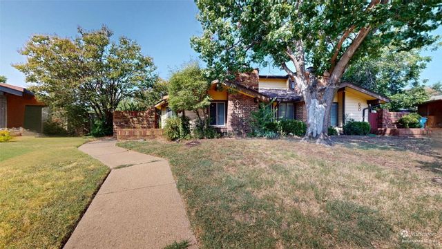 654 Harvest Hill Street, Lewisville, TX 75067