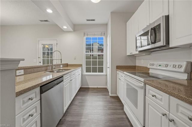 5836 Echingham DR, Virginia Beach, VA 23464